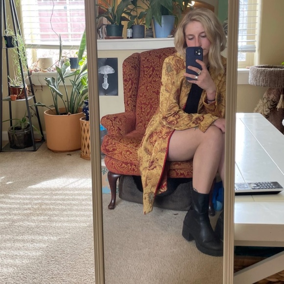 Meet your Posher, Bria - Picture 2 of 3